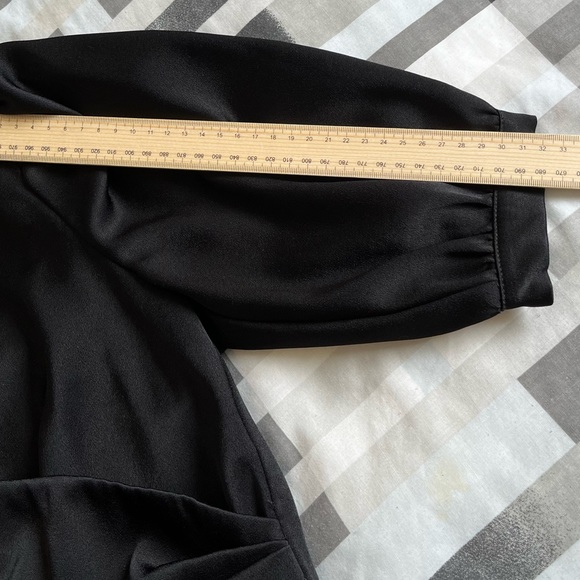 Kookai Size 34 Size 6 Black Crop 3/4 Sleeve Blouse Women’s Top Zip Back - Picture 14 of 14
